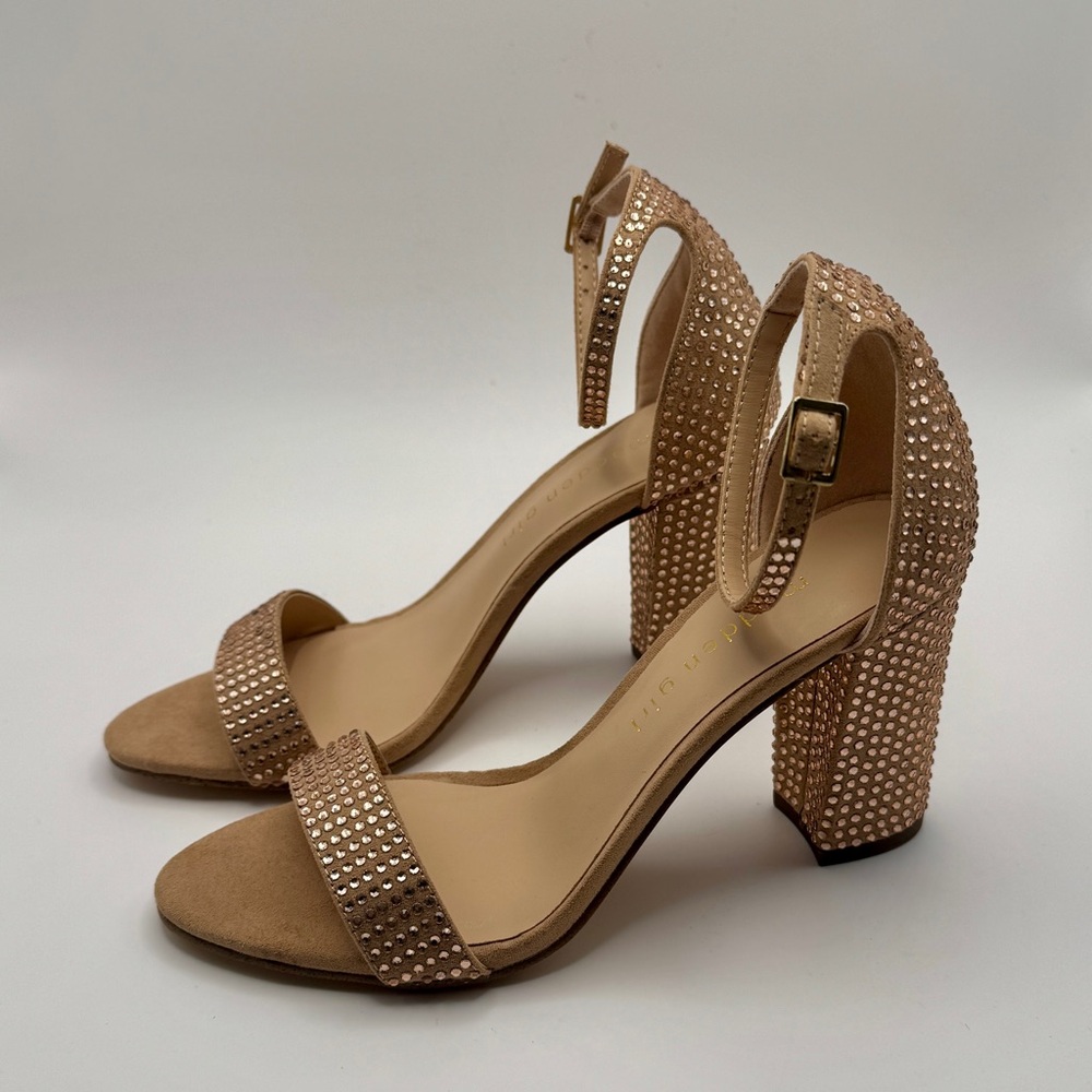 NEW - Madden Girl Bella Vintage Rose Studded Women's Heels, Size 6